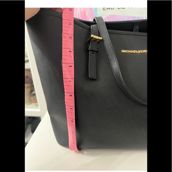 Michael Kors tote - Picture 3 of 15